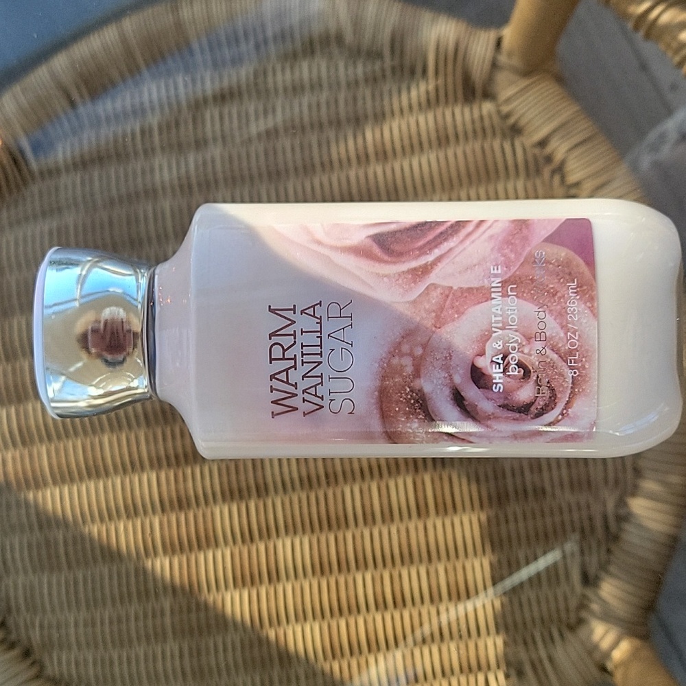 Bath & Body Works Warm Vanilla Sugar Body Lotion and Shower Gel 3 items - Picture 4 of 7
